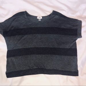 Grey striped square top